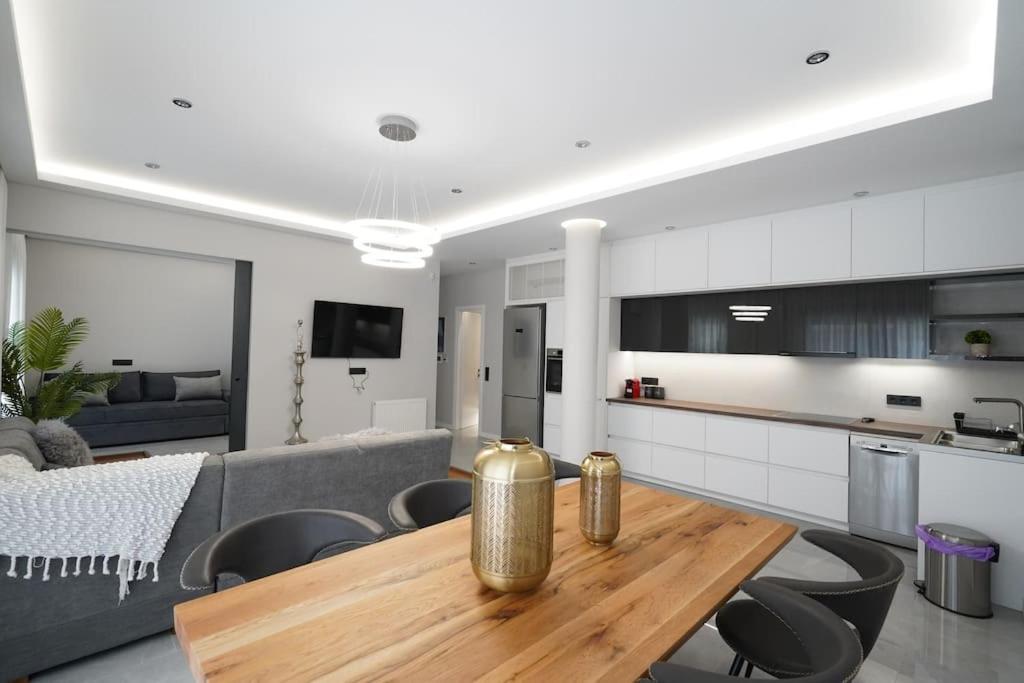 Brand New 3Br With 2 Bathrooms Marousi Apartment Atenas Exterior foto